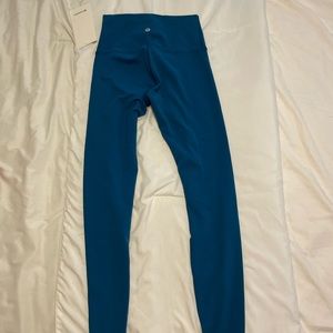 Lululemon wunder train HR tight 28” capri